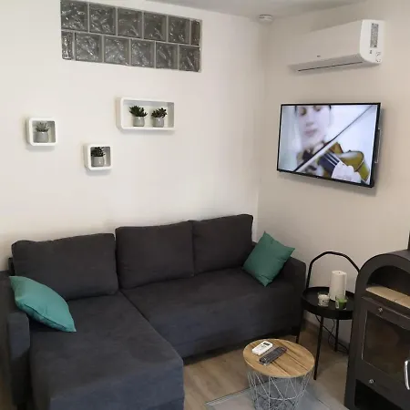2 Bedroom Bungalow, Fireplace, Sauna, Kitchen By The Lake - Am Grimnitzee Ferienhaus